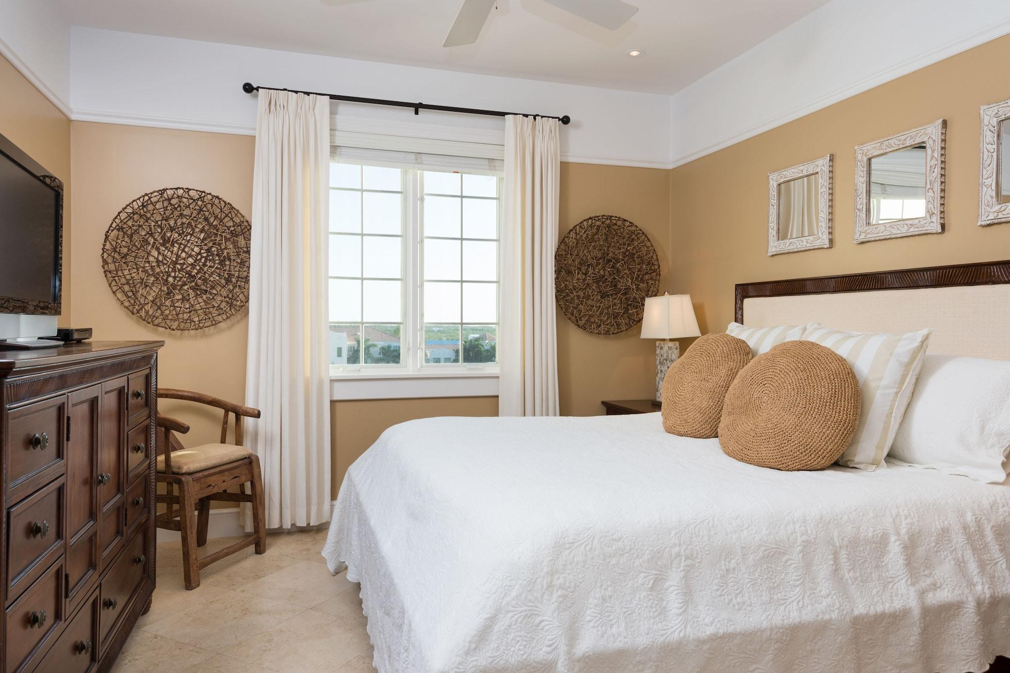 Hotel The Regent Grand Grace Bay Exteriér fotografie