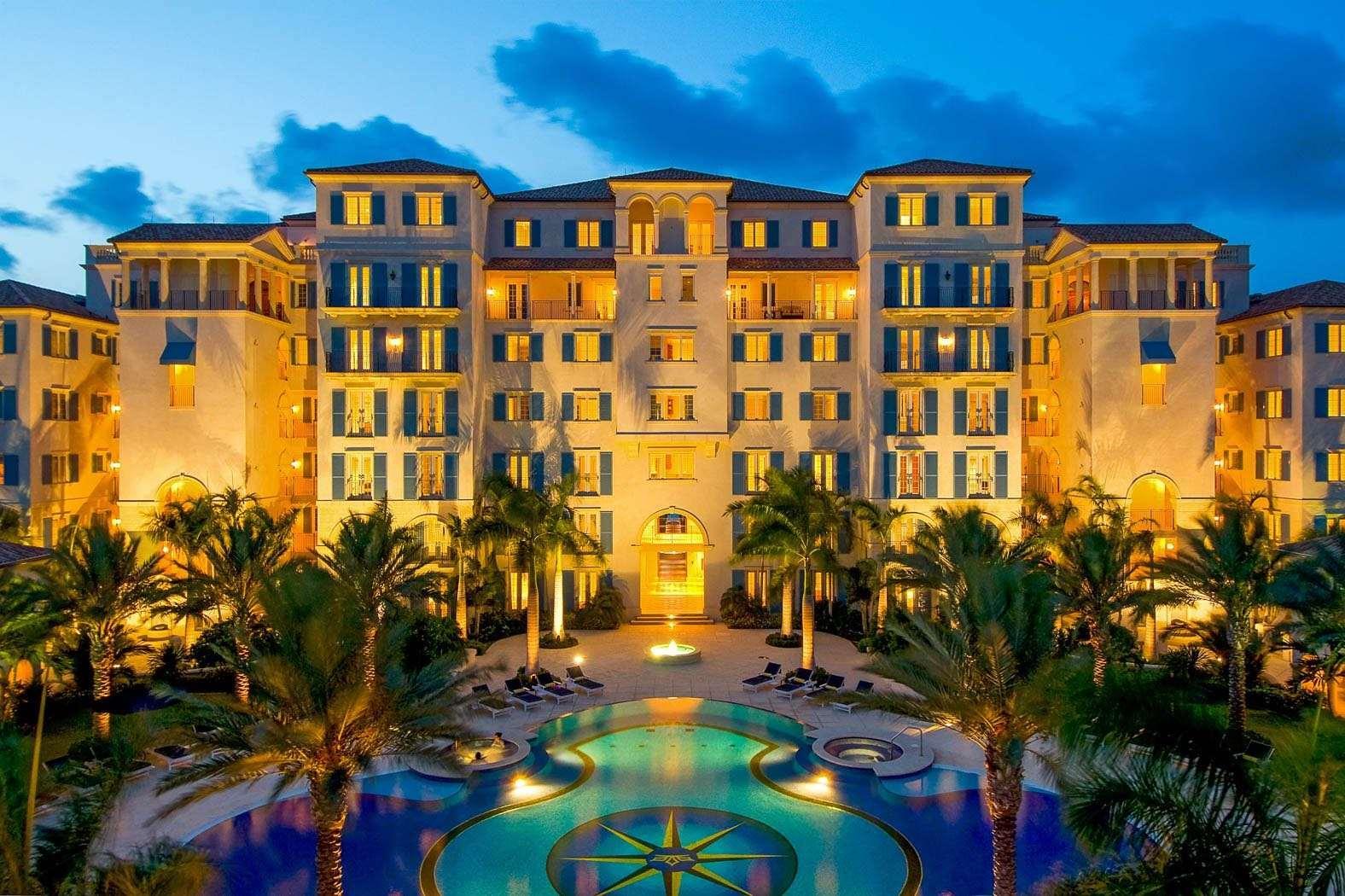 Hotel The Regent Grand Grace Bay Exteriér fotografie