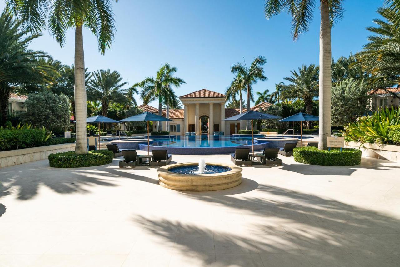 Hotel The Regent Grand Grace Bay Exteriér fotografie